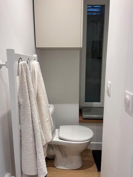 Studio Melun Peaceful Area 5 Min To Train Station Екстериор снимка