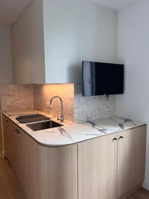 Studio Melun Peaceful Area 5 Min To Train Station Екстериор снимка