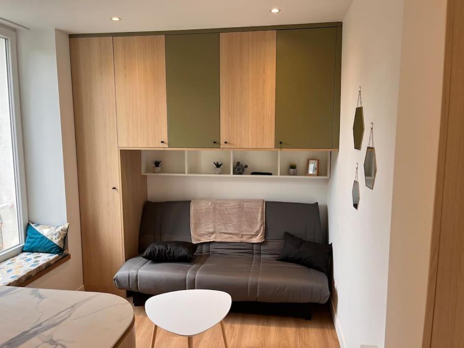 Studio Melun Peaceful Area 5 Min To Train Station Екстериор снимка